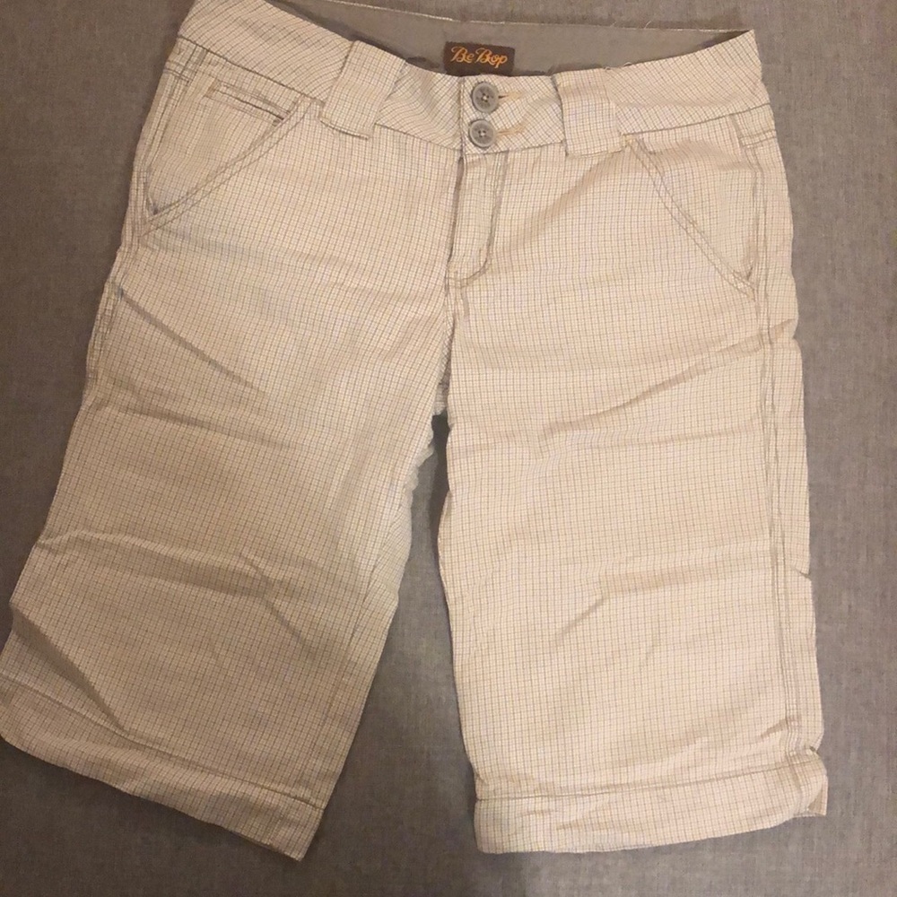 capris small check pattern